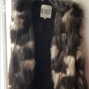 BB Dakota Vest Size Medium